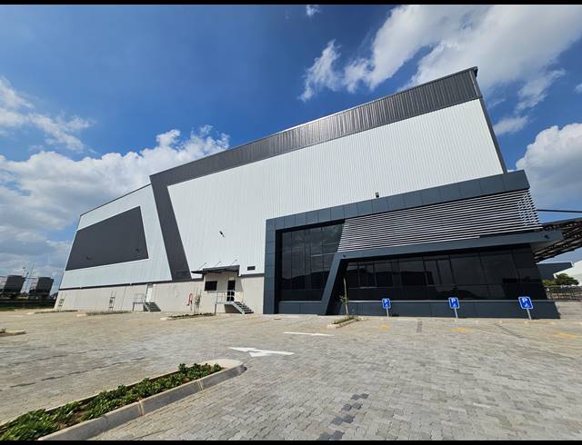 12,674M² WAREHOUSE TO LET IN LINBRO PARK
